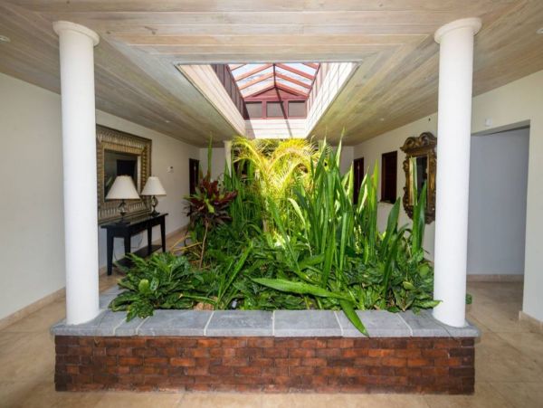 Antigua Barbuda Home 1003133