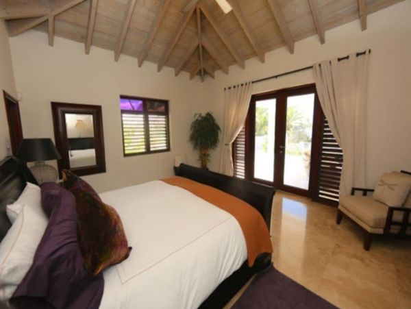 Antigua Barbuda Home 1003133