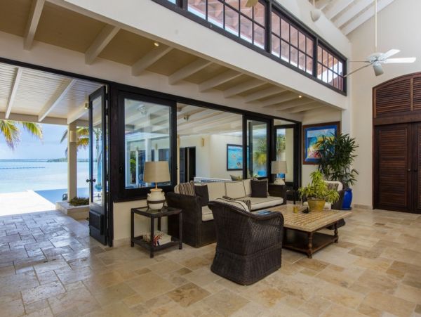 Antigua Barbuda Home 1003134