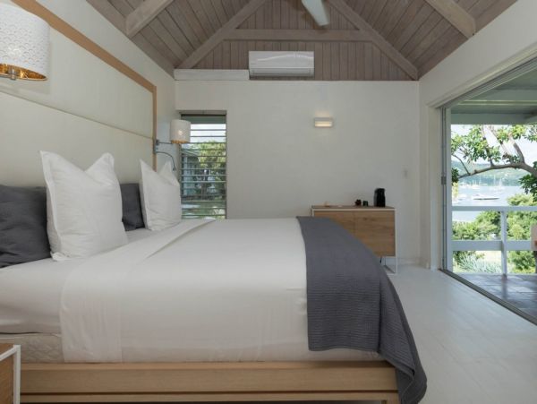 Antigua Barbuda Home 1003135