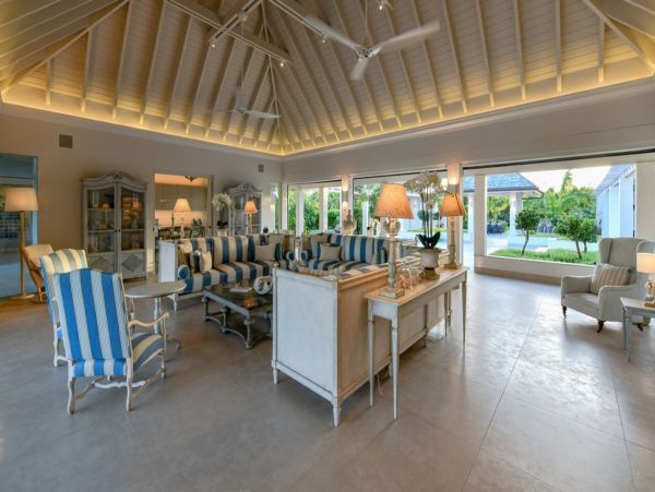 Antigua Barbuda Home 1003137