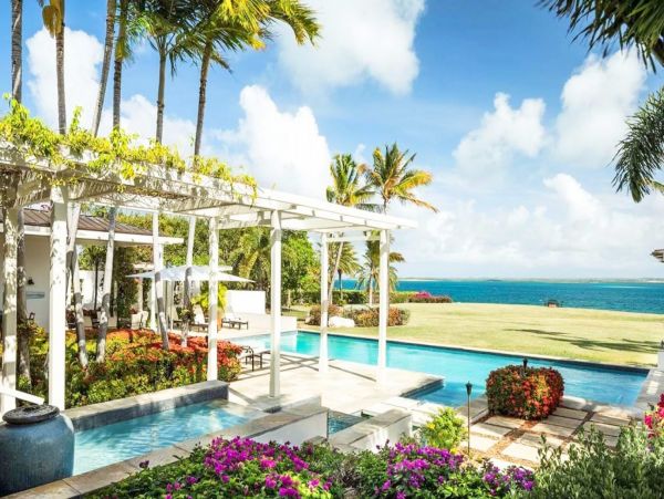 Antigua Barbuda Home 1003138