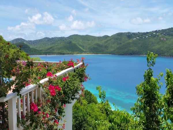 St. Thomas Home 1003142