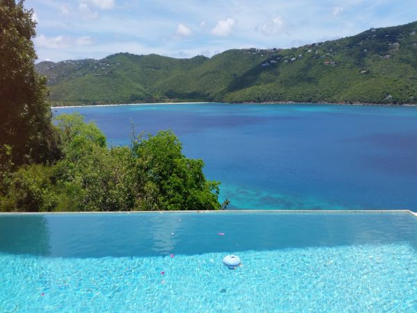 St. Thomas Home 1003142
