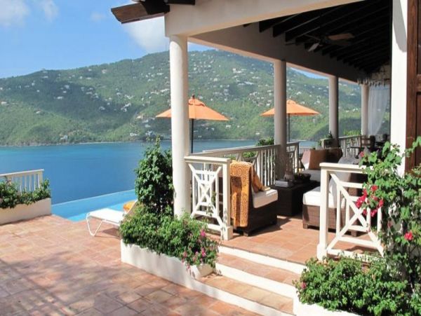 St. Thomas Home 1003142