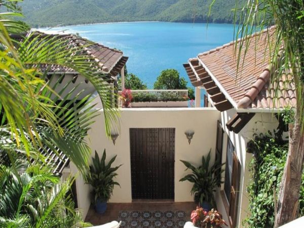St. Thomas Home 1003142