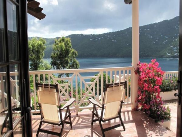 St. Thomas Home 1003142