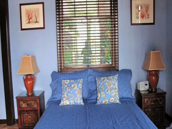 St. Thomas Home 1003142