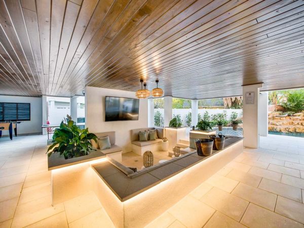 Luxury Siesta Key Vacation Rental Home - Steps from the Beach