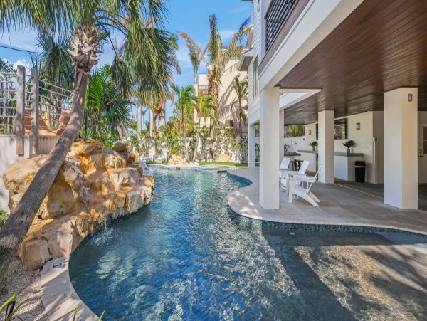 Luxury Siesta Key Vacation Rental Home - Steps from the Beach