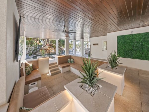 Luxury Siesta Key Vacation Rental Home - Steps from the Beach