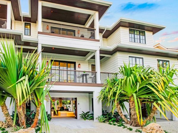 Luxury Siesta Key Vacation Rental Home - Steps from the Beach