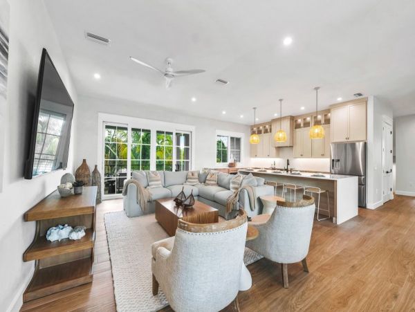 Luxury Siesta Key Vacation Rental Home - Steps from the Beach