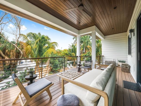 Luxury Siesta Key Vacation Rental Home - Steps from the Beach