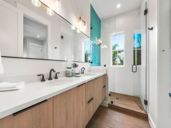 Luxury Siesta Key Vacation Rental Home - Steps from the Beach