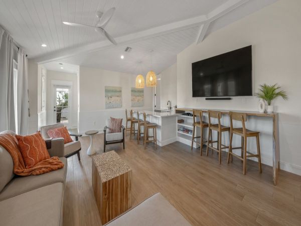 Luxury Siesta Key Vacation Rental Home - Steps from the Beach