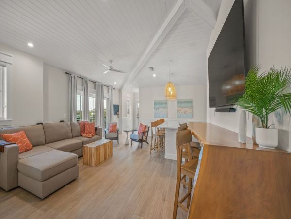 Luxury Siesta Key Vacation Rental Home - Steps from the Beach