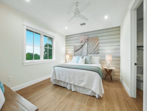 Luxury Siesta Key Vacation Rental Home - Steps from the Beach