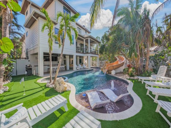 Luxury Siesta Key Vacation Rental Home - Steps from the Beach