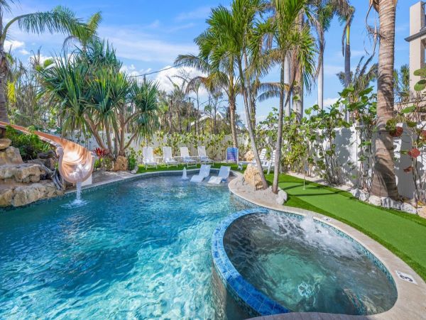 Luxury Siesta Key Vacation Rental Home - Steps from the Beach