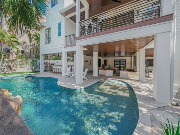 Luxury Siesta Key Vacation Rental Home - Steps from the Beach
