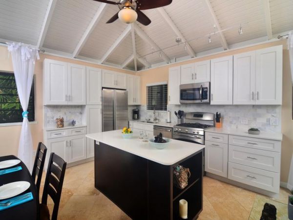 St. Thomas Home 1003148