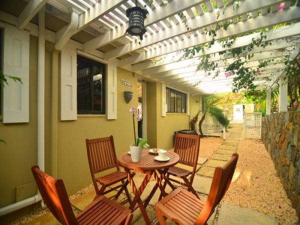 St. Thomas Home 1003148