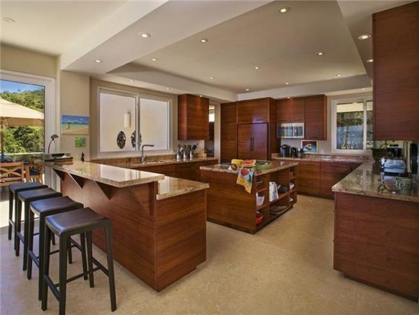 St. Thomas Home 1003149