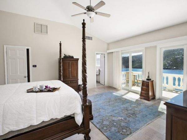 St. Thomas Home 1003150