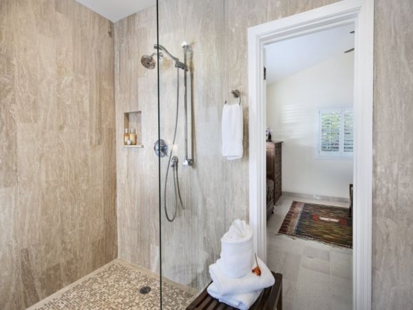 St. Thomas Home 1003150