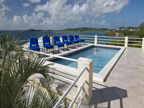 St. Thomas Home 1003152