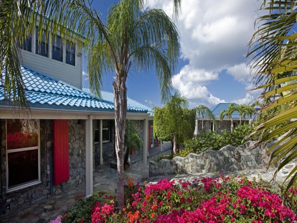 St. Thomas Home 1003152