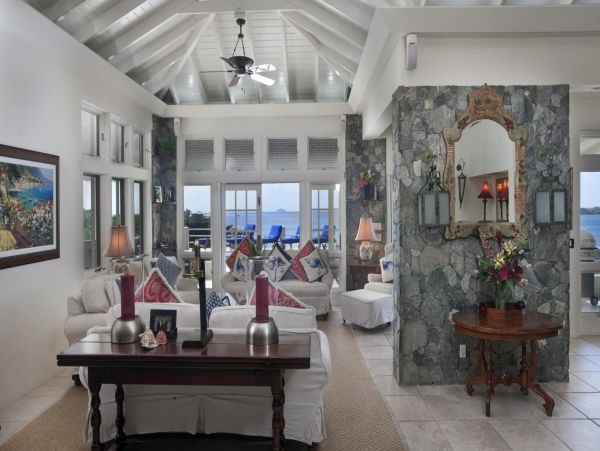 St. Thomas Home 1003152