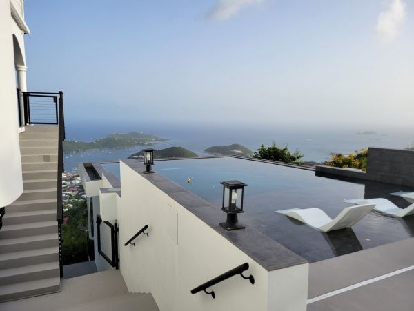St. Thomas Home 1003155