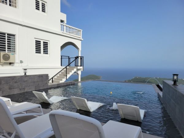 St. Thomas Home 1003155