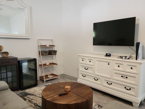 St. Thomas Home 1003155