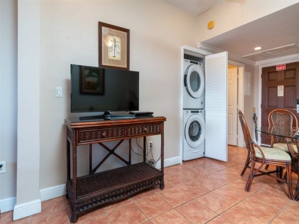 St. John Home 1003160