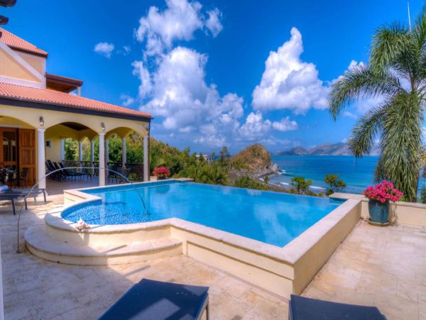 Tuscan-Inspired Villa with Infinity Pool & Main House & Guest House