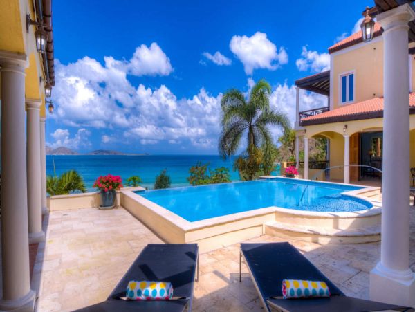 Tuscan-Inspired Villa with Infinity Pool & Main House & Guest House