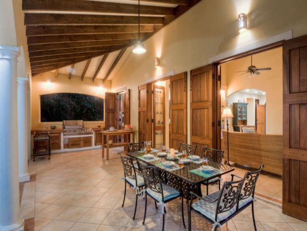 Tuscan-Inspired Villa with Infinity Pool & Main House & Guest House