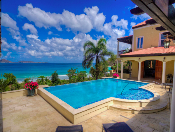 Tuscan-Inspired Villa with Infinity Pool & Main House & Guest House
