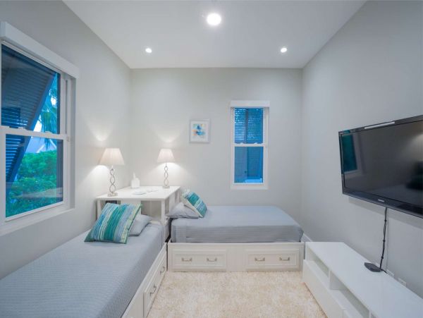 Cayman Kai 6 Bedroom Villa with Pool & Ocean View