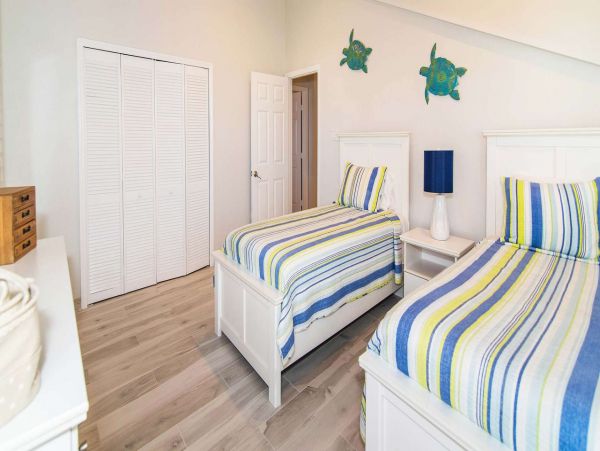 Seven Bedroom Oceanfront Home sleeps 14