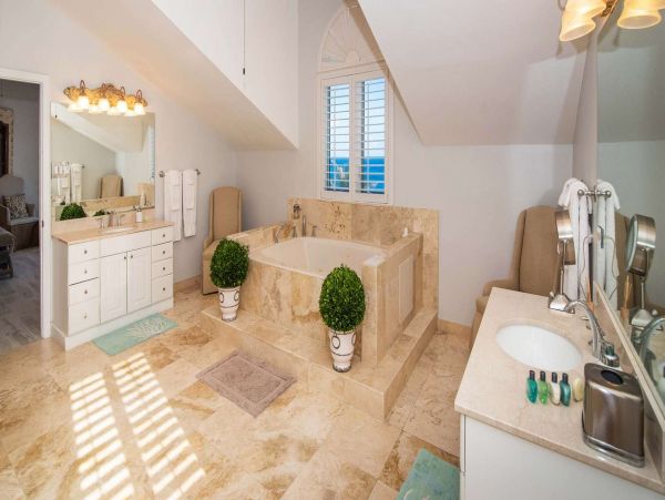 Seven Bedroom Oceanfront Home sleeps 14
