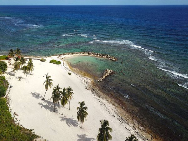 Seven Bedroom Oceanfront Home sleeps 14