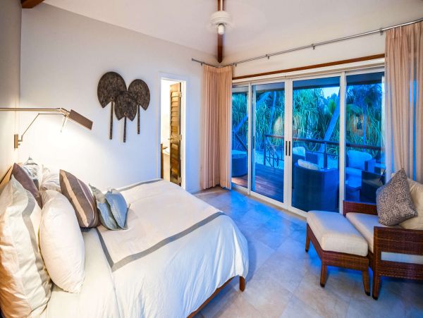 Cayman Islands Home 1003257