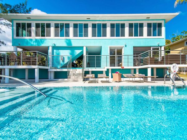 Cayman Islands Beachfront 4 Bedroom Home Pool & Dock
