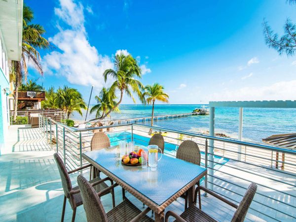 Cayman Islands Beachfront 4 Bedroom Home Pool & Dock
