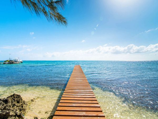 Cayman Islands Beachfront 4 Bedroom Home Pool & Dock