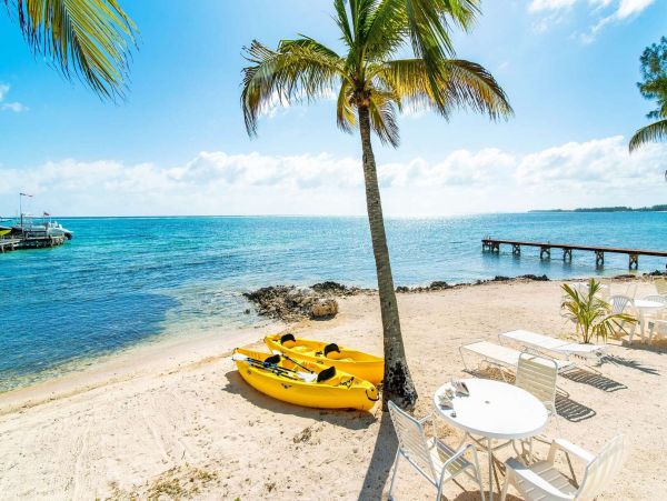 Cayman Islands Beachfront 4 Bedroom Home Pool & Dock